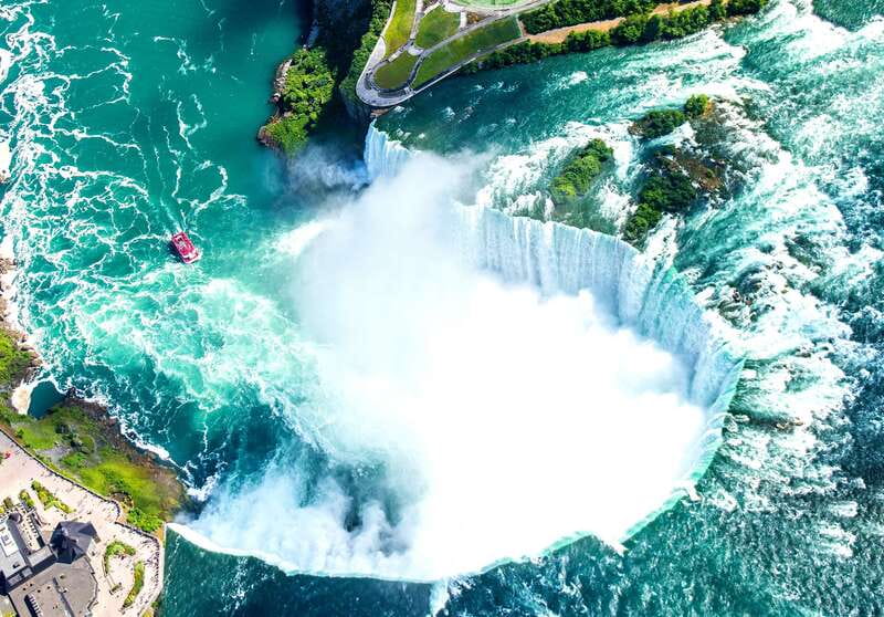 From Toronto: Niagara Falls Evening Tour With Boat Cruise - From Toronto pickup to hotel drop-off: value of the mini-coach