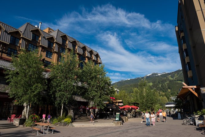 From Vancouver: Whistler & Sea to Sky Gondola with Shannon Falls - How the guide can turn scenery into a story