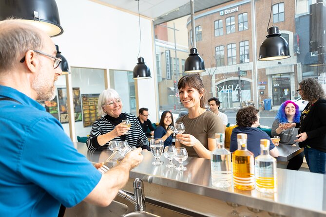 Guided tour « from the bee to the bottle » with tasting - English - Key things that make this bee-to-bottle tour worth your time
