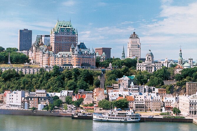 Guided Tour of the Fairmont Le Chateau Frontenac in Quebec City - Group size and sound: how to make it work for you