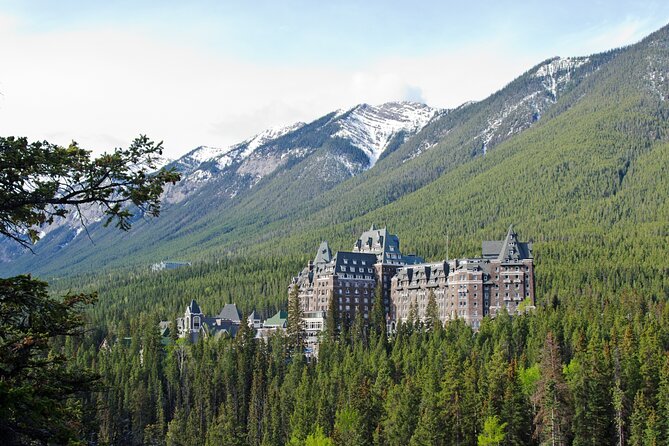 Guided Tour to Banff Highlights & Wildlife With Gondola Admission - Lake Minnewanka and Two Jack Lake (30 minutes): Where Wildlife Shows Up Close