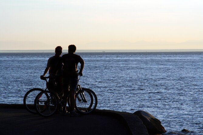 Half-day Hike and Bike Tour in Vancouver - Where your guide adds value: route choices and photo stops