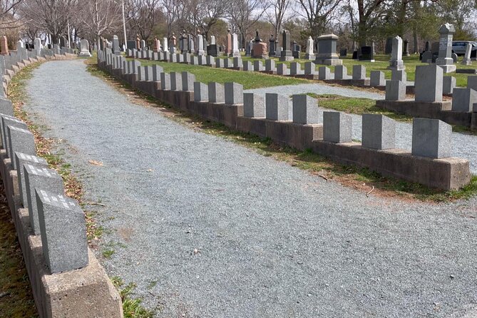 Half Day Small Group Tour in Peggy's Cove and Titanic Cemetery - Why the guides make or break this day