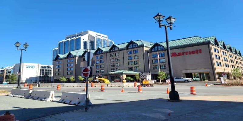 Halifax Harbourfront Food Walking Tour - Lobster roll and the sweet landing: finish strong, not heavy
