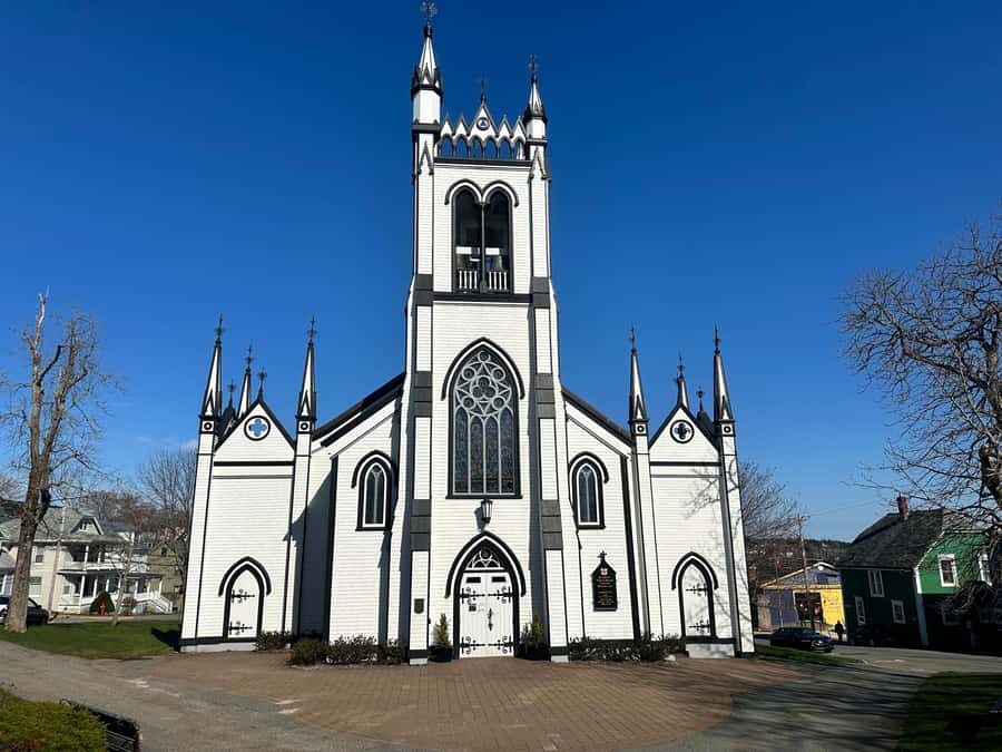 Halifax: Lunenburg and Mahone Bay Private Tour - What to Bring So the Tour Feels Easy