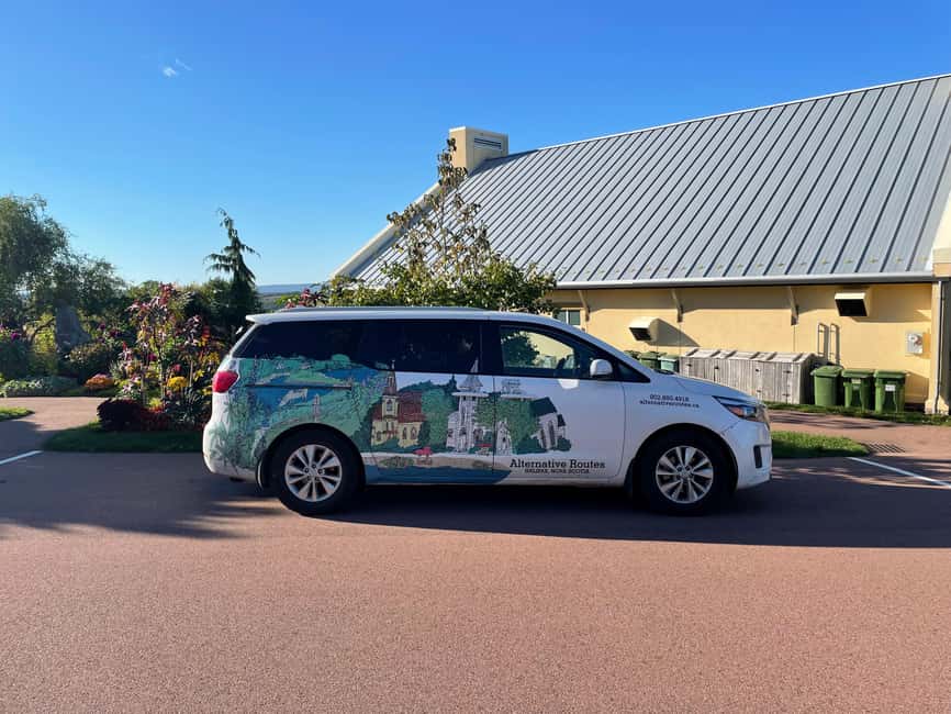 Halifax: Peggy's Cove, Lunenburg, and Annapolis Valley Tour - Wolfville Waterfront Park And The Bay of Fundy Tide Show