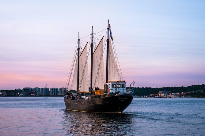 Halifax Sunset Cruise Ft. a Live Musician - Halifax Sunset Cruise: why this 90 minutes feels like more