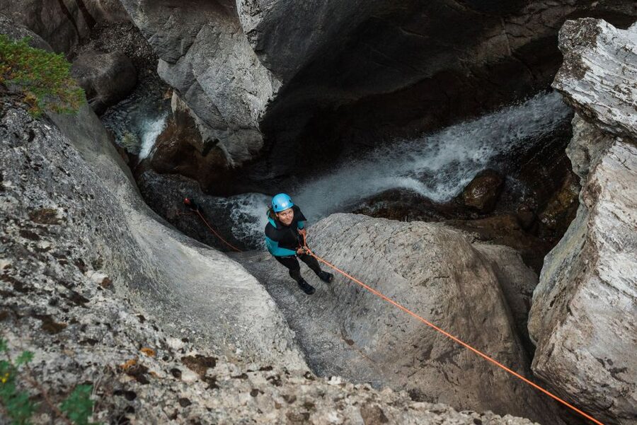 Heart Creek Canyoning tour - Beginner friendly - Near Banff - Timing, rain or shine, and what to pack for a wet day