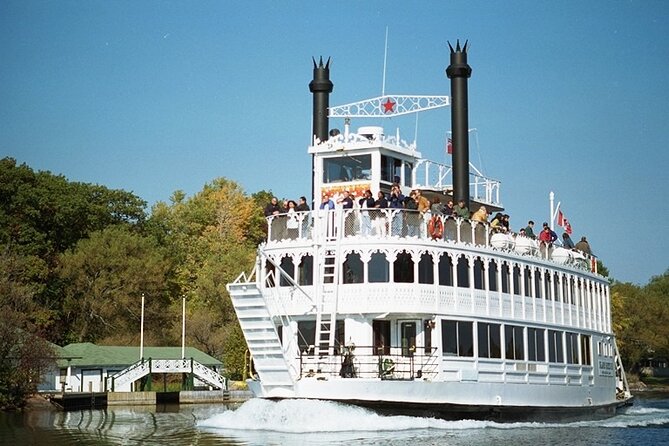 Heart of the 1000 Islands Sightseeing Cruise - Mandalay Mansion and the “cottage-world” view