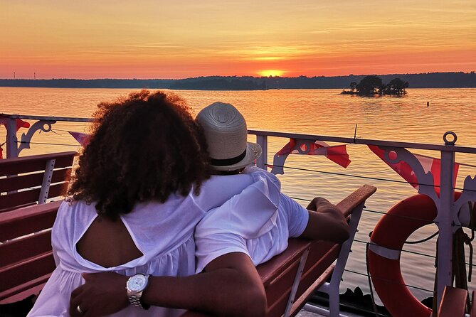 Heart of the 1000 Islands Sightseeing Cruise - Food and drinks: plan for purchases onboard