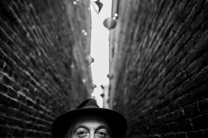 Historical Chinatown Walking Tour - Fan Tan Alley: the famous alley where the past lingers