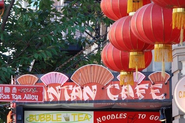 Historical Chinatown Walking Tour - How the guide connects history to Chinatown today