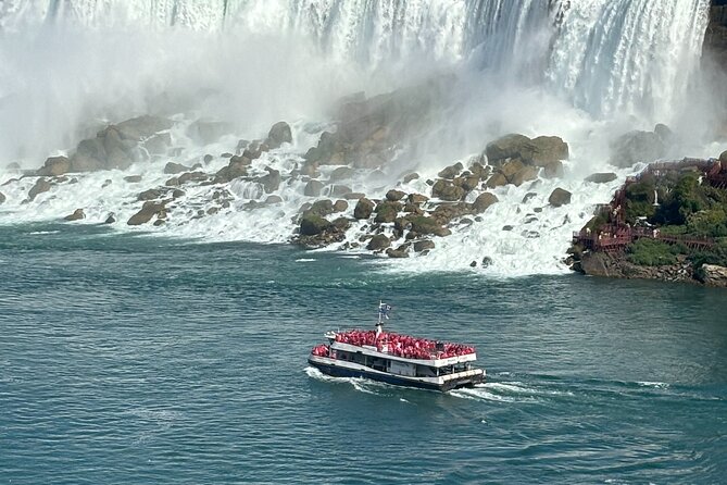 Hornblower Boat and Walking Tour of Niagara Falls - Walking behind Niagara Falls: your one-hour orientation