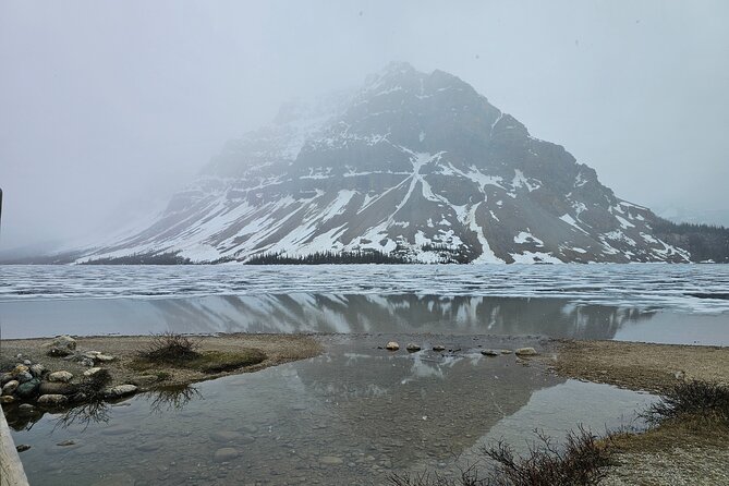 Icefields Parkway and Abraham Lake Bubbles Private Tour - Lake Louise in winter, chateau views and frozen-lake energy