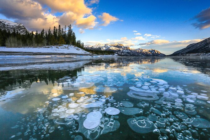 Icefields Parkway and Ice Bubbles of Abraham Lake Adventure - What to wear and bring for freezing comfort