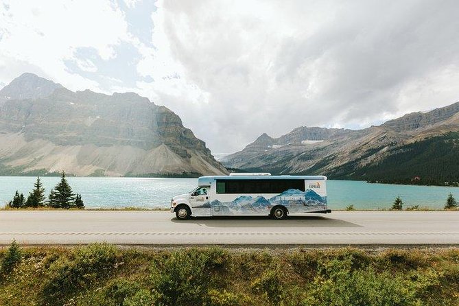 Icefields Parkway Discovery from Calgary, end Jasper - A One-Way Coach Ride from Calgary to Jasper, with Big Mountain Stops