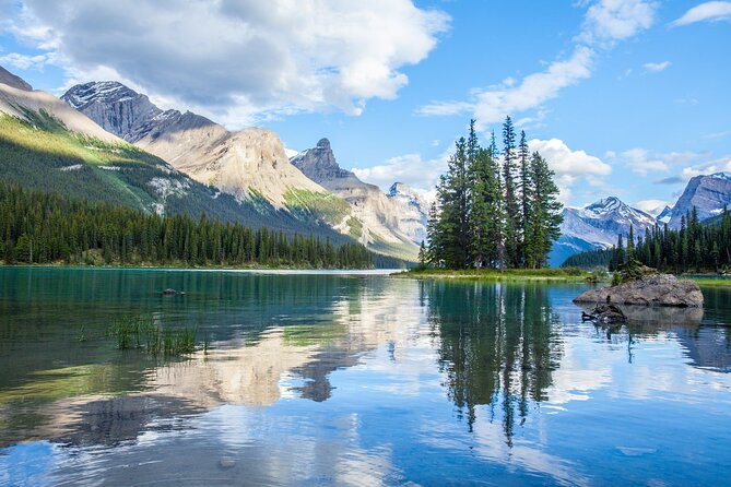 Jasper and Columbia Skywalk Icefield Parkway Private Day Tour - Your drive to Jasper: The route is the attraction