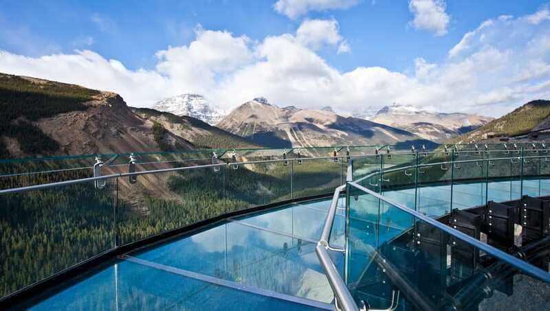 Jasper: Columbia Icefield Skywalk - What to Bring and How to Dress for Cold Wind