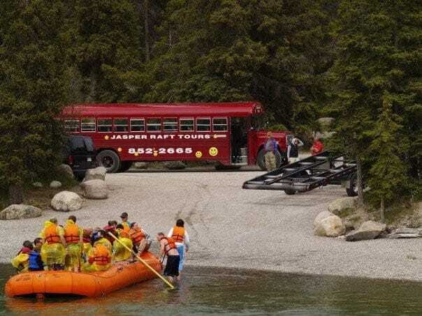 Jasper: Jasper National Park Easy 2-Hour Rafting Trip - Dog-friendly rafting: how to avoid an unwanted mix