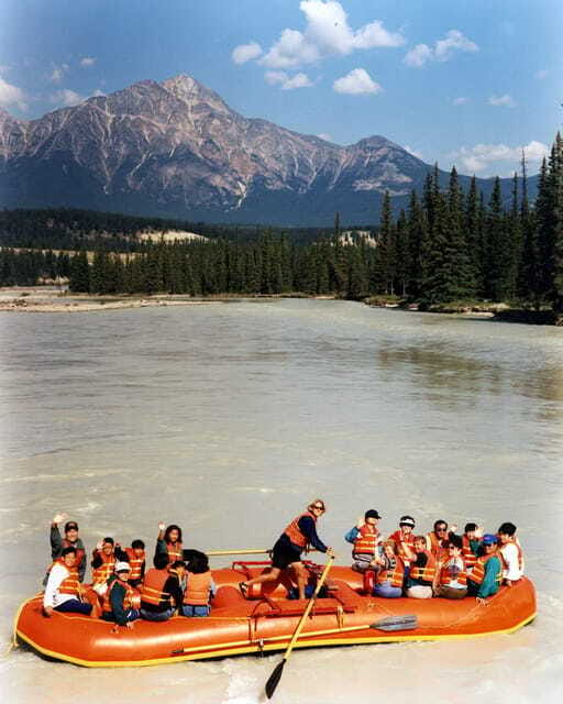 Jasper: Jasper National Park Easy 2-Hour Rafting Trip - Your guide’s job: steering plus stories that connect people and place