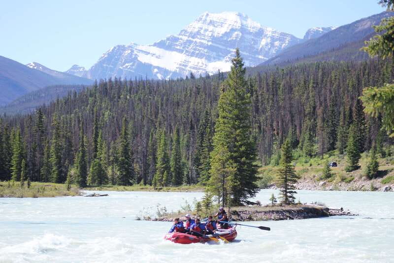 Jasper National Park Family Friendly Rafting Adventure - The 1-hour Athabasca rafting run to Old Fort Point