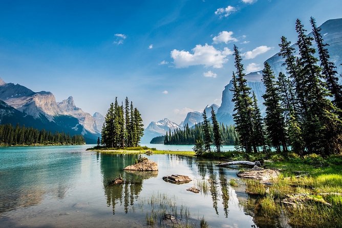 Jasper National Park Tour: Maligne Valley, Medicine Lake and Spirit Island - Jasper in one 6-hour loop: why this tour works
