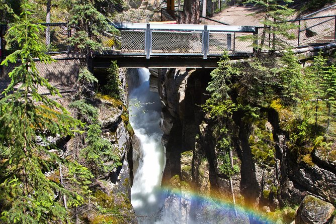 Jasper National Park Tour: Maligne Valley, Medicine Lake and Spirit Island - Maligne Lake and Spirit Island: boat in season, or a guided hike