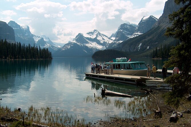 Jasper National Park Tour: Maligne Valley, Medicine Lake and Spirit Island - Timing, comfort, and what to bring for a smooth day