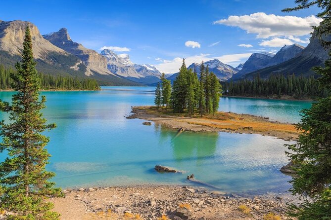 Jasper National Park Tour: Maligne Valley, Medicine Lake and Spirit Island - Medicine Lake and the vanishing-water mystery
