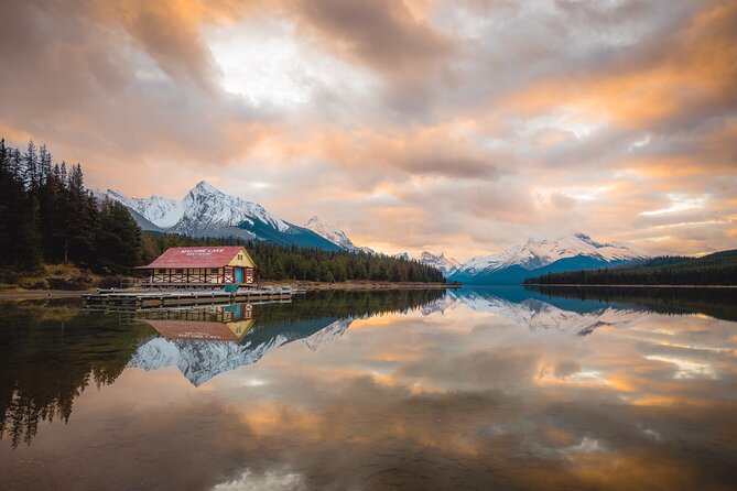 Jasper National Park Tour Maligne Valley, Medicine Lake with Walk - A smooth 6-hour Jasper plan that saves you time