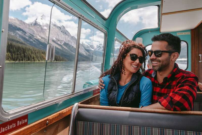 Jasper: Sightseeing Tour with Maligne Lake Cruise - Maligne Canyon Boardwalks, Over 50 Meters of Wow