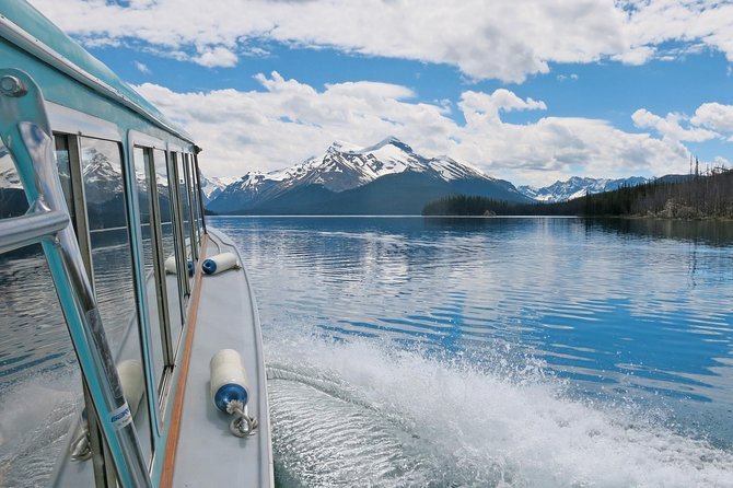 Jasper Wildlife & Sightseeing Tour with Maligne Lake Cruise - Guides make the day: Sam, Catherine, Jake, and more