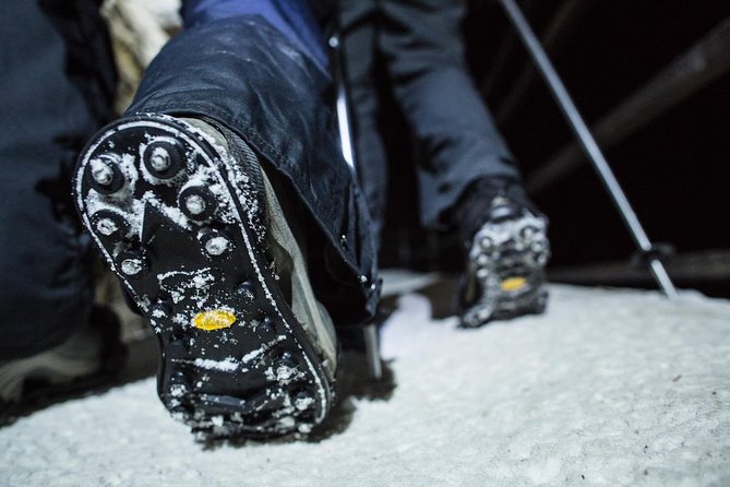 Johnston Canyon Evening Icewalk - Hot Chocolate, Maple Cookies, and When to Enjoy the Light