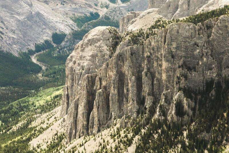 Kananaskis: 30-Minute Heli Tour of Minnewanka Lake and Banff - Key things that make this helicopter route worth your time