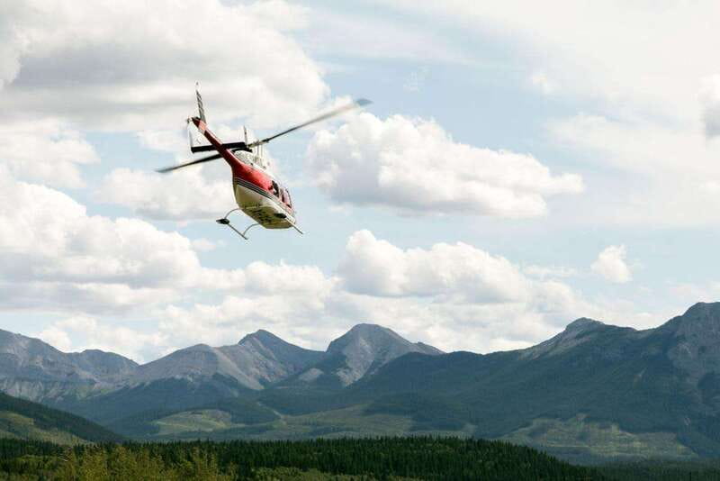 Kananaskis: 30-Minute Heli Tour of Minnewanka Lake and Banff - Lake Minnewanka from above: Spirit waters and photo-ready water