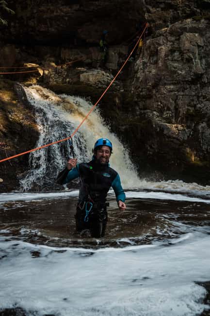 Kelowna: Adrenaline Canyoning Tour - Meeting at Kelowna Fruit Stand and getting sorted quickly