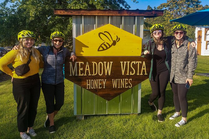 Kelowna E-Bike Bee Tour, Tastings, Organic Lunch & Audio Guide - Getting around on a phone app, without losing the fun