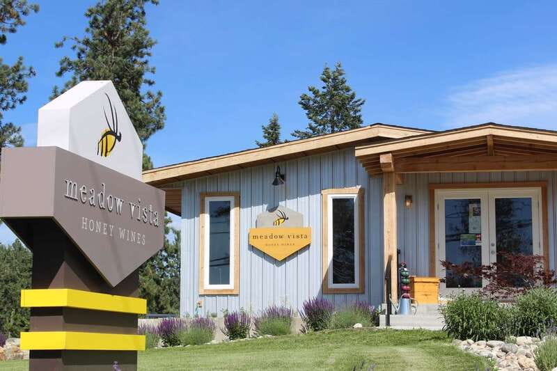 Kelowna: E-Bike Bee Tour w/ Tastings, Lunch, and Audioguide - Leaving Kelowna and Actually Enjoying the Ride