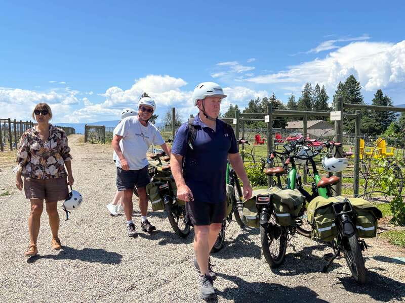 Kelowna: E-Bike Guided Wine Tour with Lunch & Tastings - Meadow Vista Honey Wines lunch and tasting: the farm-to-table moment