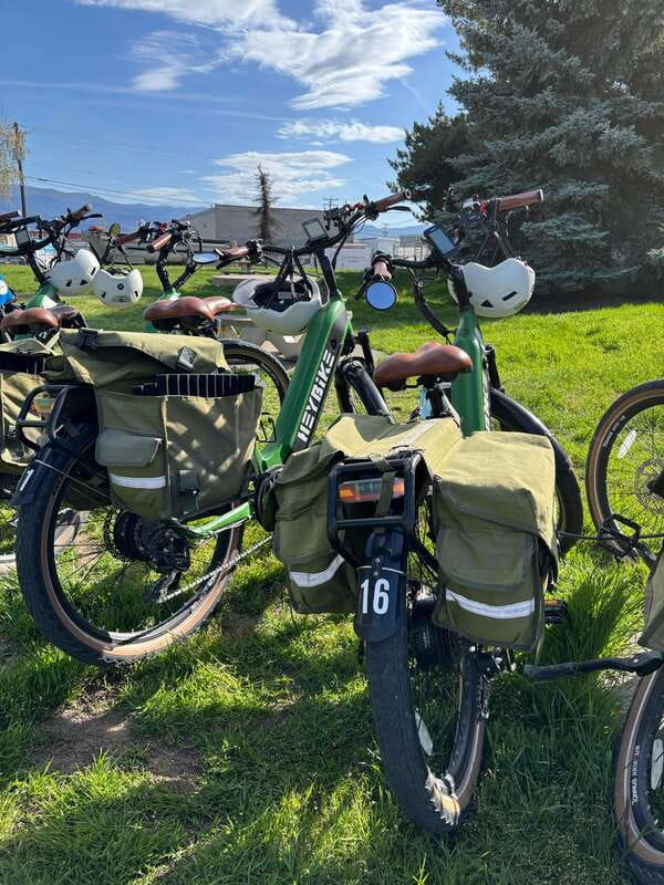 Kelowna: E-Bike Ride and Axe Throwing Adventure - The return ride to downtown: bring your momentum home