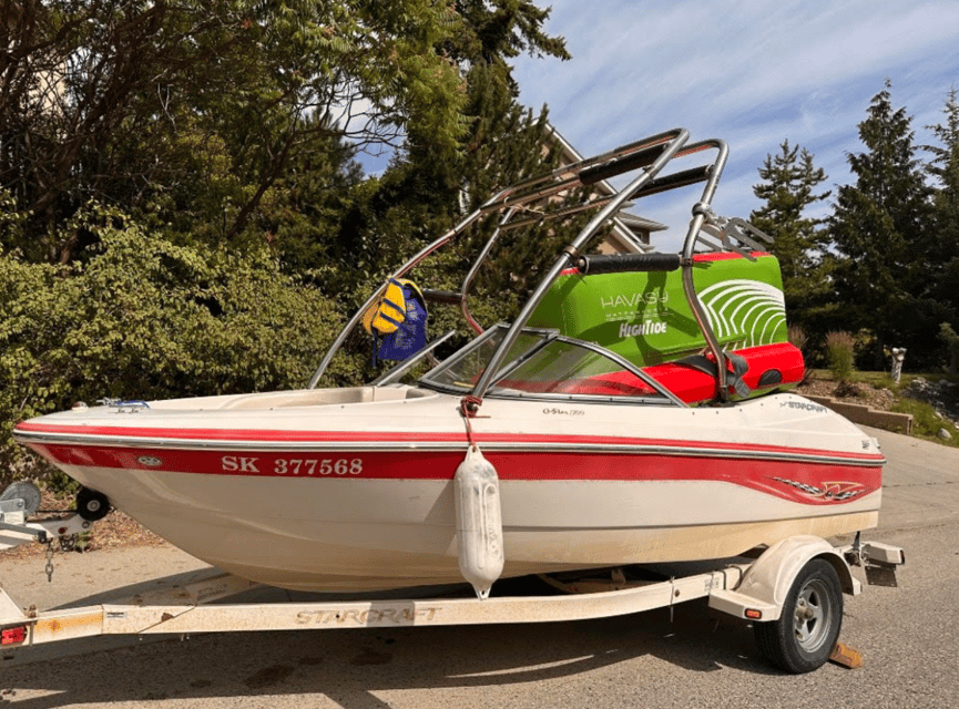 Kelowna: StarCraft C1700 Speed Boat Rental - Driving the C1700 yourself: the thrill, the conditions, and how to handle engine start issues