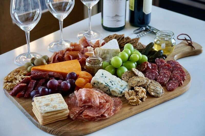 Kelowna: Sunset Sip Wine Tour - Key highlights at a glance