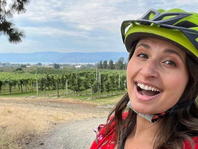 Kelowna: Wine Tasting by E-bike, Smartphone Guide & Lunch - Starting at Lakeside Eco-Sports: gear, briefing, and a phone-first route