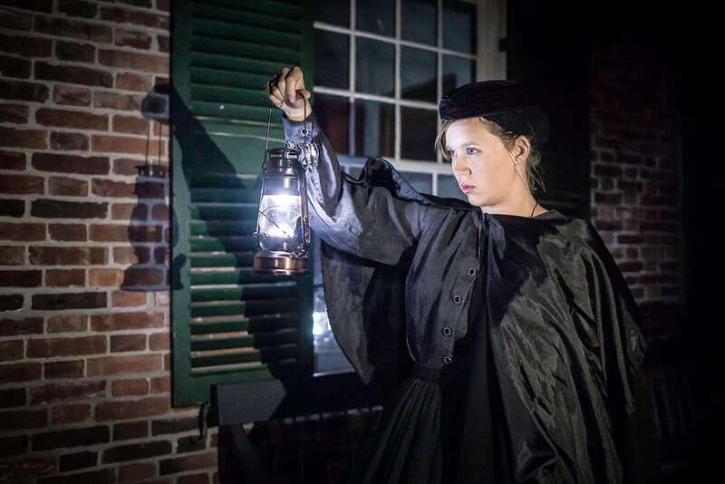 Kingston: Haunted Night Walking Tour - Who this haunted walk suits best
