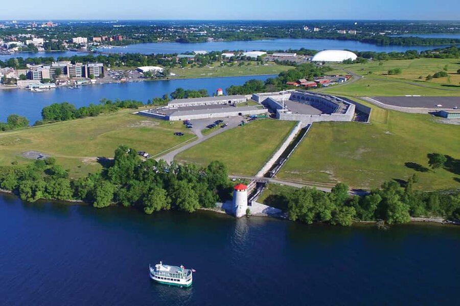 Kingston: Waterfront Shipwreck Cruise with Guide - Quick hits before you board
