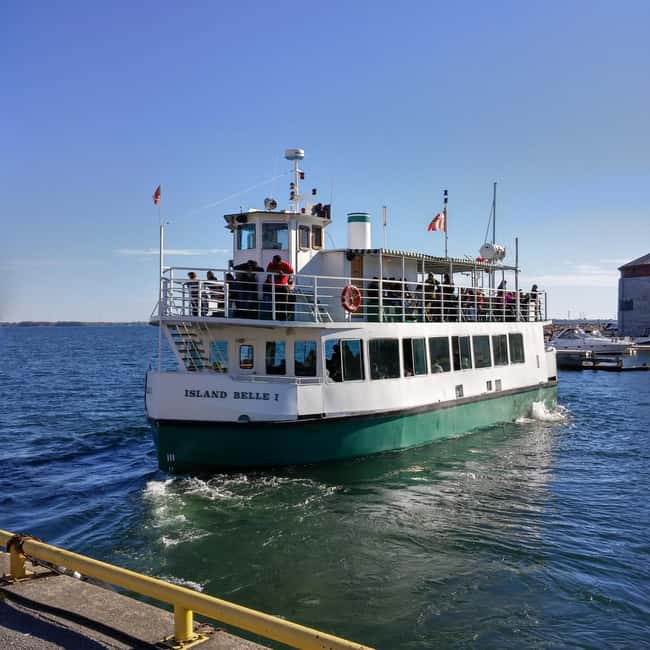 Kingston: Waterfront Shipwreck Cruise with Guide - From dock to wreck stories: what the 90-minute cruise covers