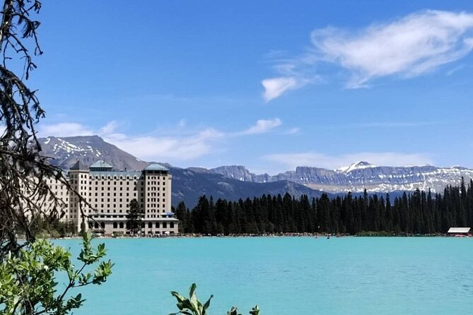 Lake Louise 、Moraine and Emerald Lake Tour from Calgary Banff - A day trip that hits the classics, without the stress
