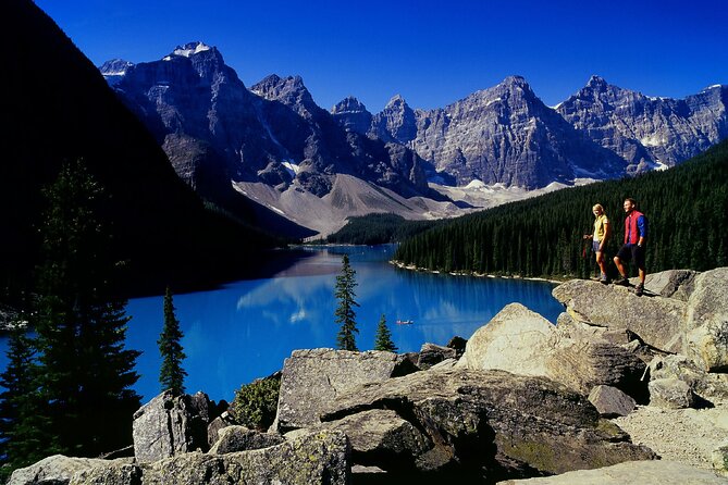 Lake Louise 、Moraine and Emerald Lake Tour from Calgary Banff - Moraine Lake: the turquoise stop, with seasonal timing