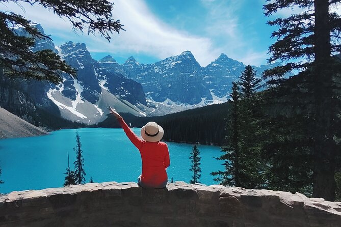 Lake Louise 、Moraine and Emerald Lake Tour from Calgary Banff - Emerald Lake and Natural Bridge: short stops that still deliver