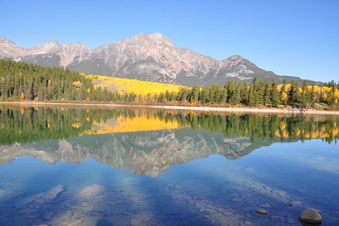 Lake Louise 、Moraine and Emerald Lake Tour from Calgary Banff - What to bring so the day feels easy
